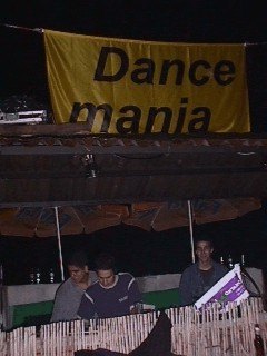 dance_paraido-1.jpg (78692 bytes)